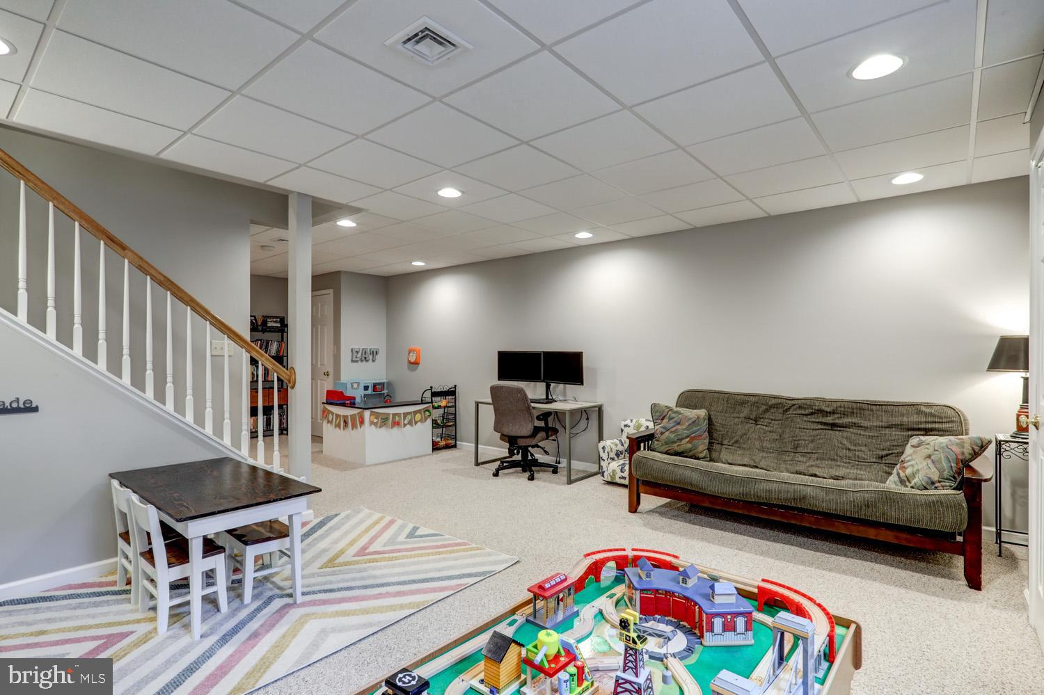 414 SHADETREE BOULEVARD