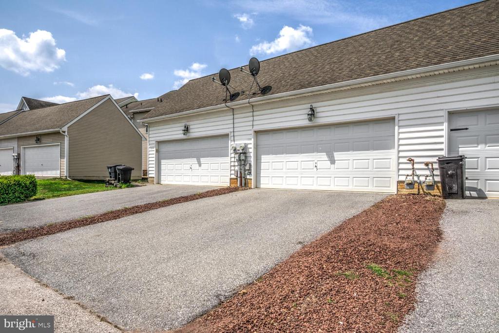 414 SHADETREE BOULEVARD