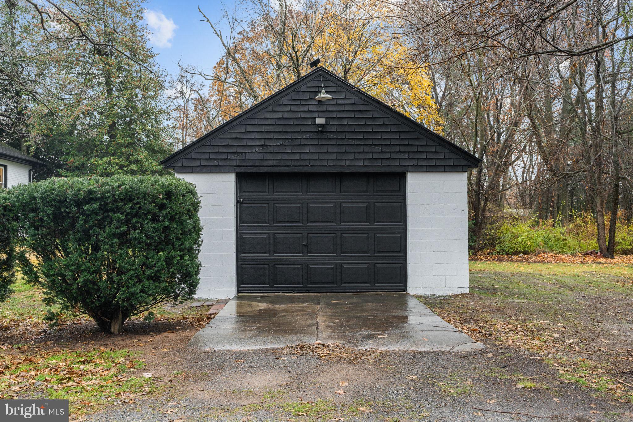 207 CAMPBELLTOWN ROAD