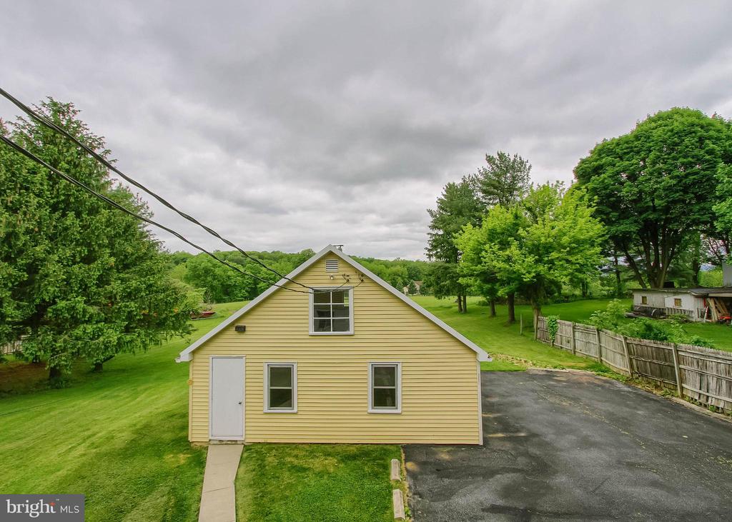 935 N FORGE ROAD