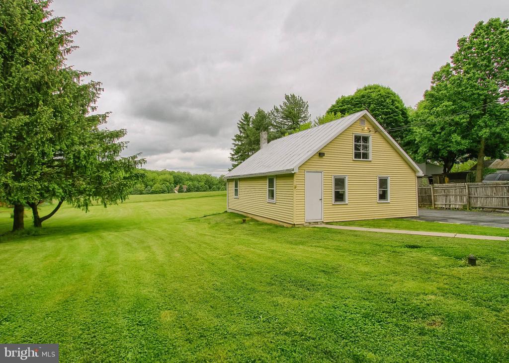 935 N FORGE ROAD