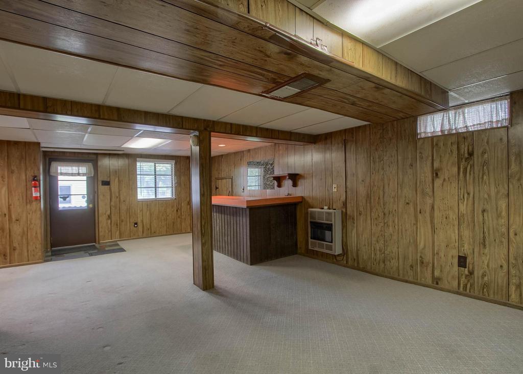 935 N FORGE ROAD