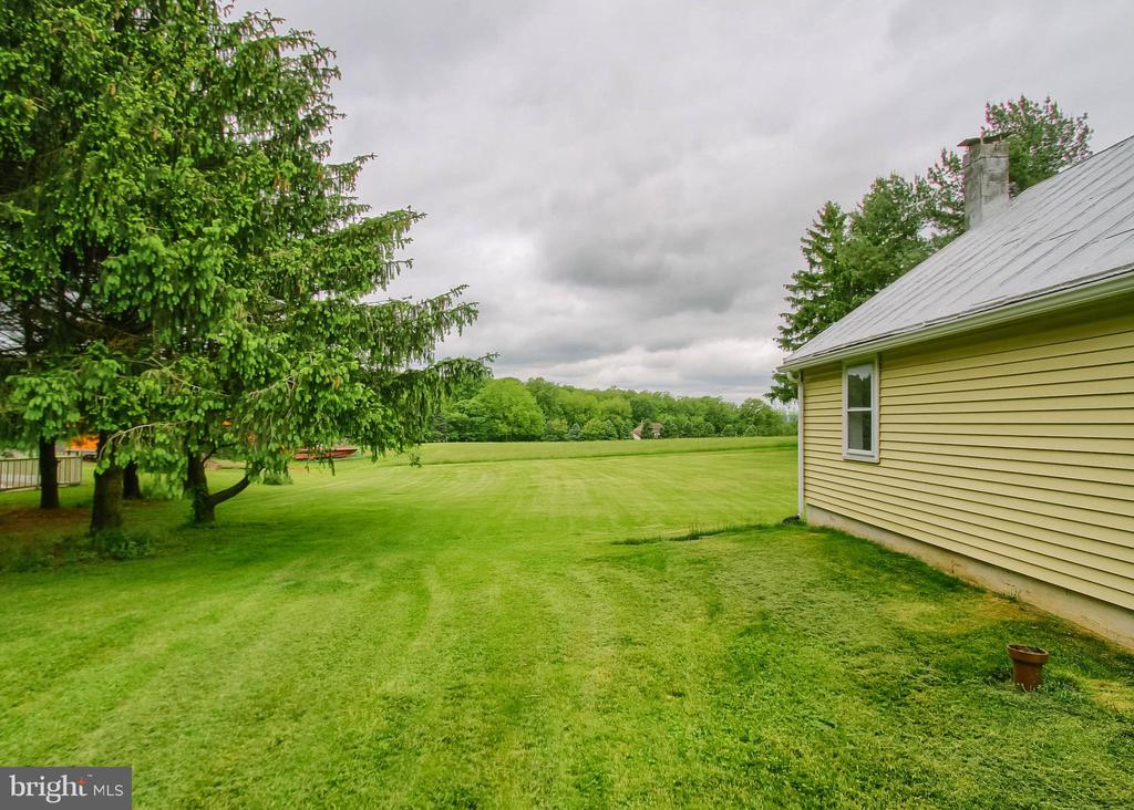 935 N FORGE ROAD