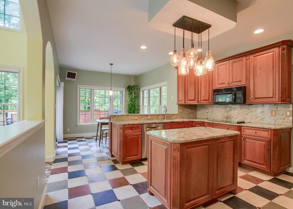 502 WOODLAND CIRCLE