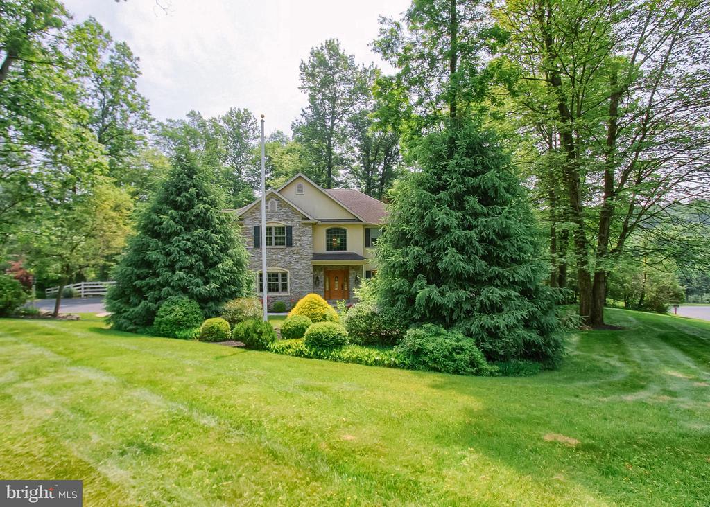 502 WOODLAND CIRCLE