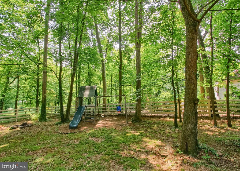 502 WOODLAND CIRCLE