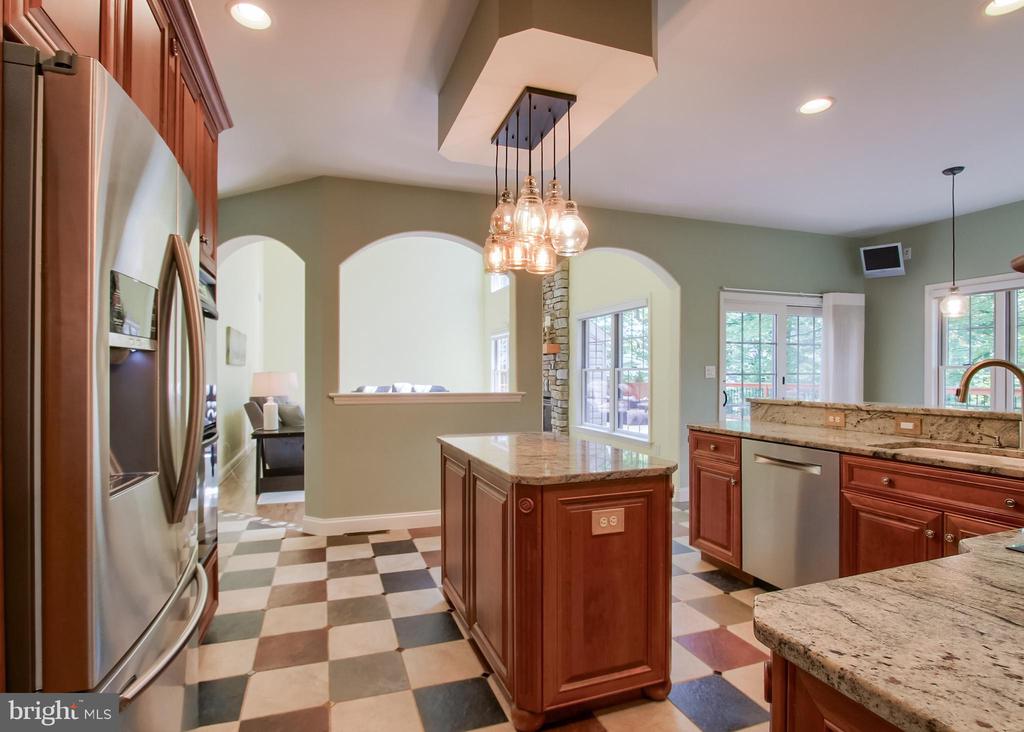 502 WOODLAND CIRCLE