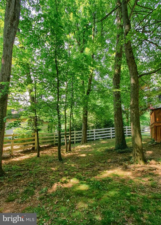 502 WOODLAND CIRCLE