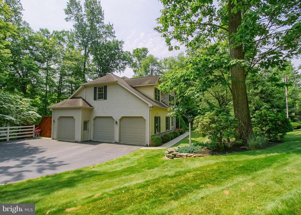 502 WOODLAND CIRCLE