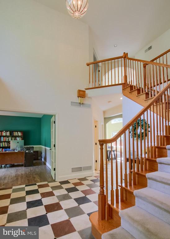 502 WOODLAND CIRCLE