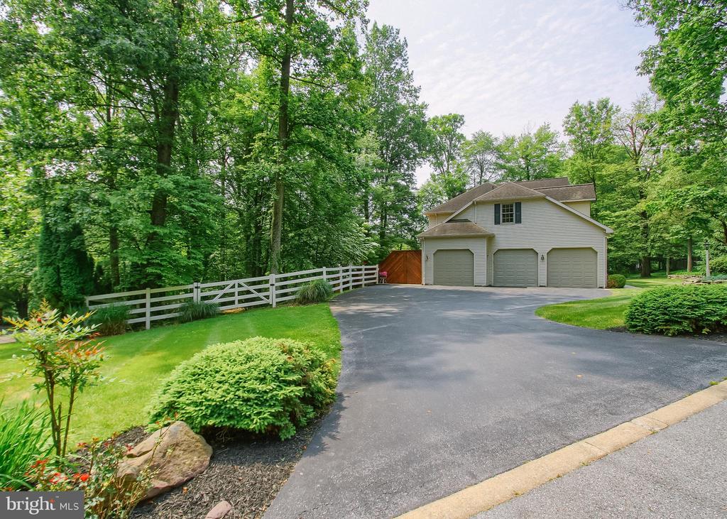 502 WOODLAND CIRCLE