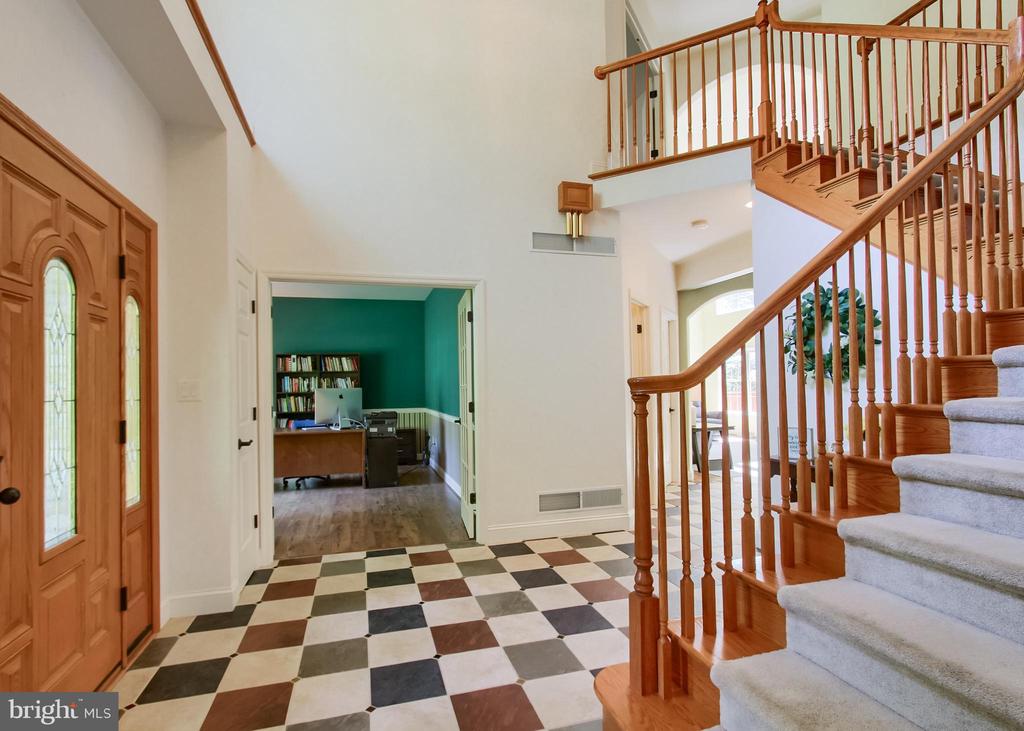 502 WOODLAND CIRCLE