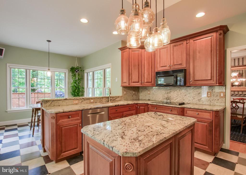 502 WOODLAND CIRCLE