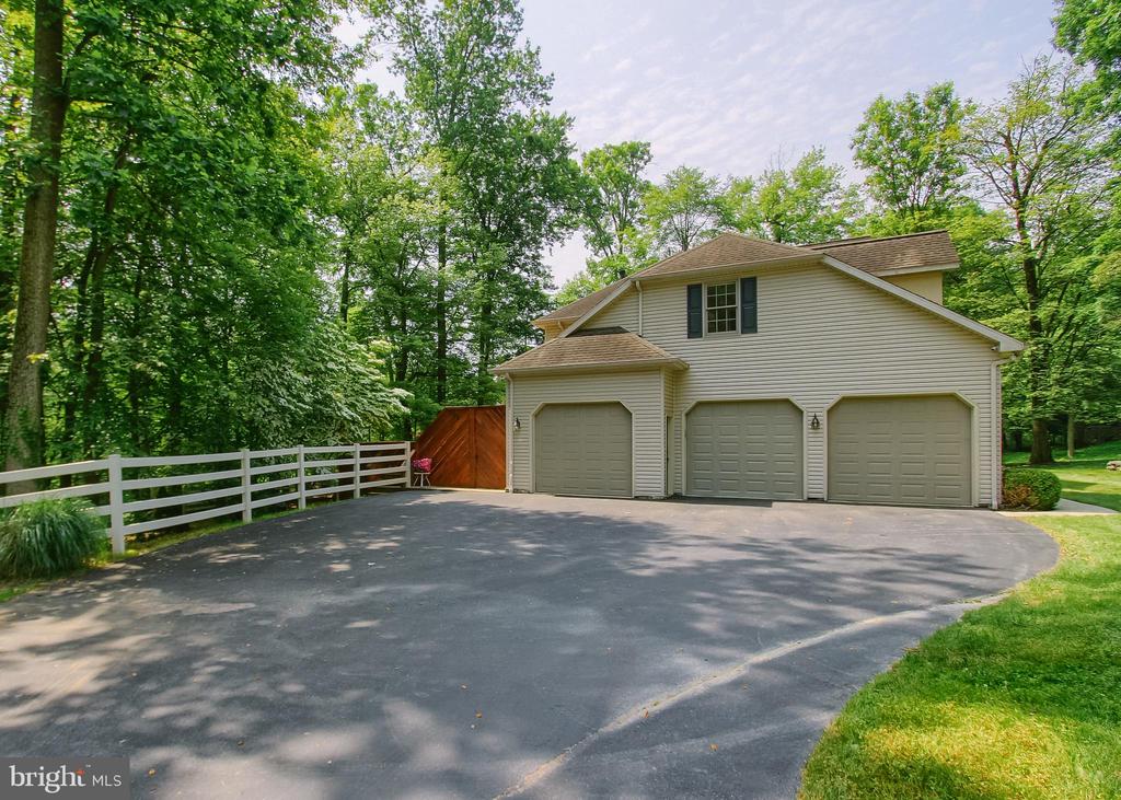 502 WOODLAND CIRCLE