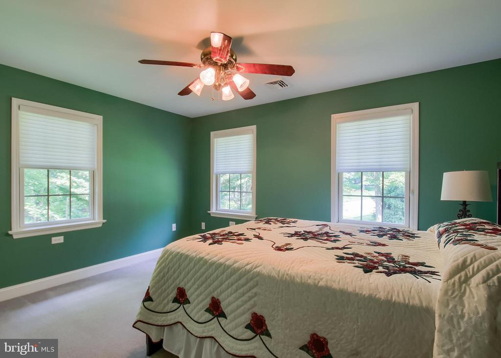 502 WOODLAND CIRCLE