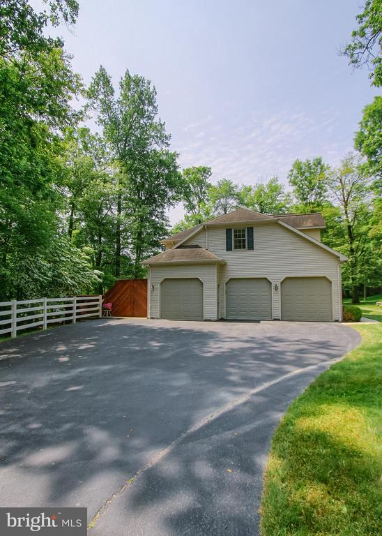 502 WOODLAND CIRCLE