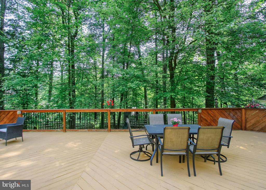 502 WOODLAND CIRCLE