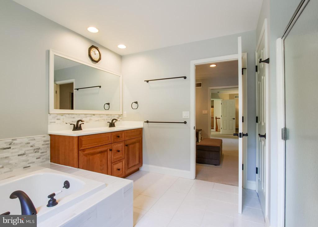 502 WOODLAND CIRCLE