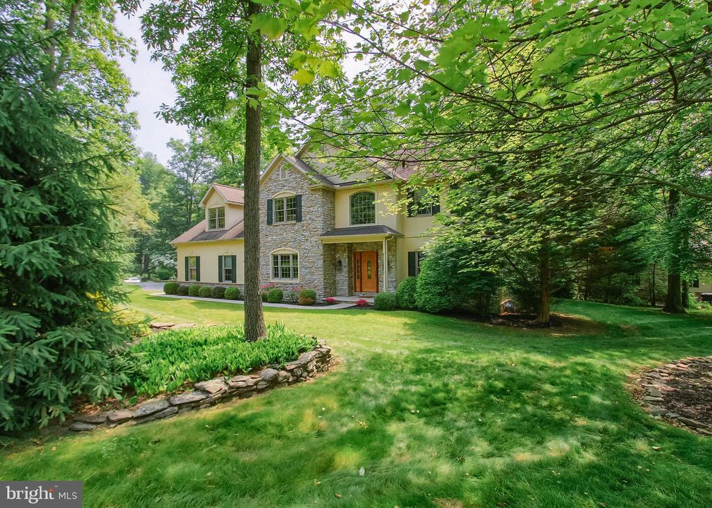 502 WOODLAND CIRCLE