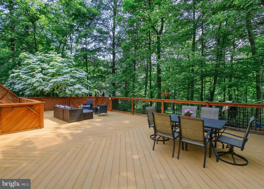 502 WOODLAND CIRCLE