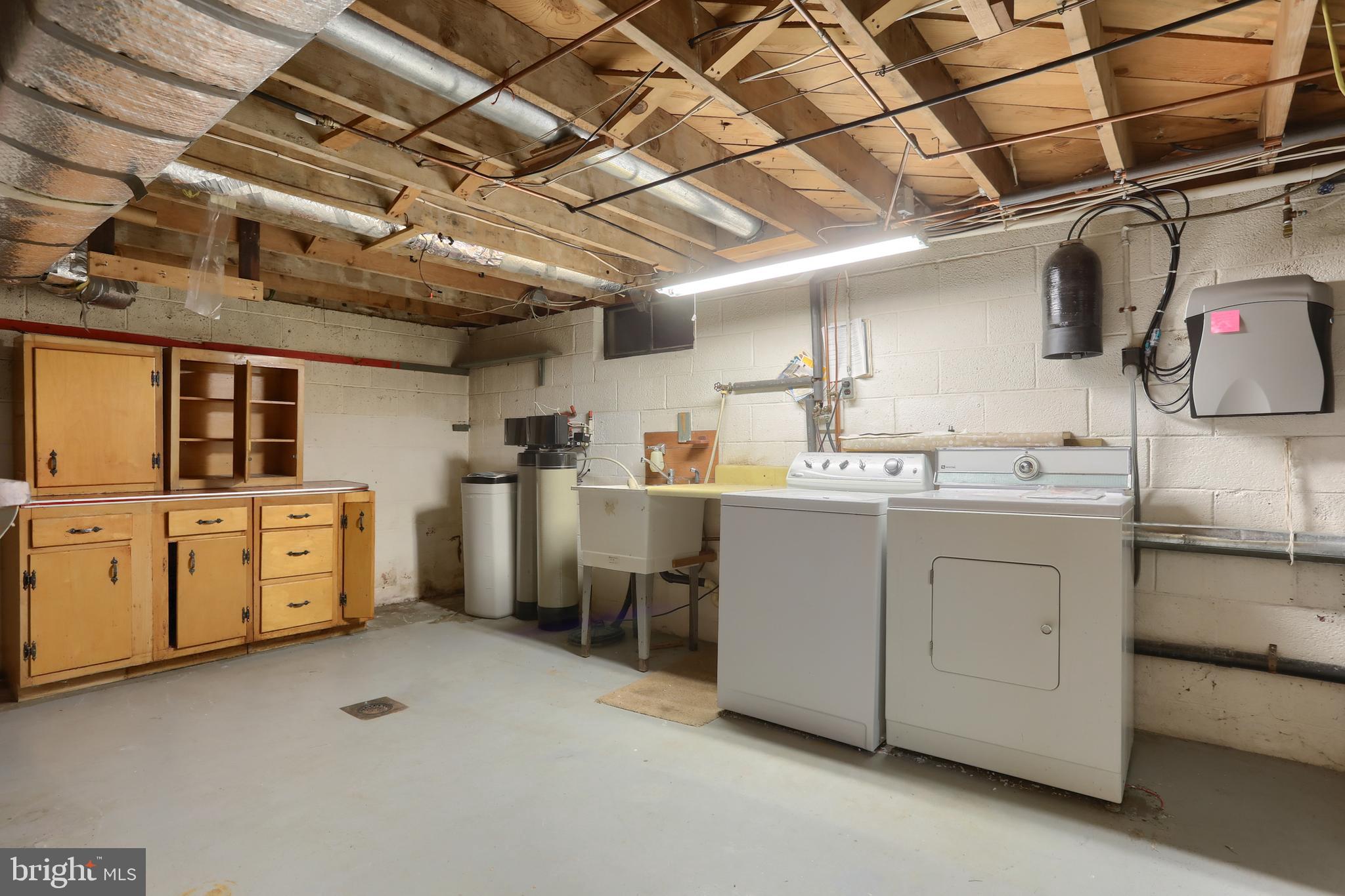 811 S HARRISON STREET