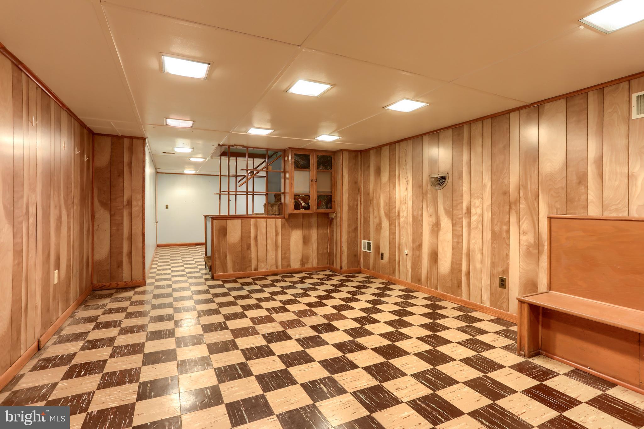 811 S HARRISON STREET