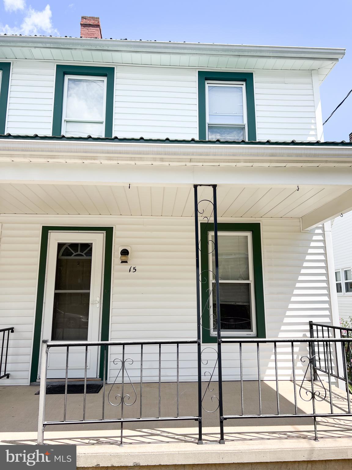 15 - 17 NORTH MANN AVENUE