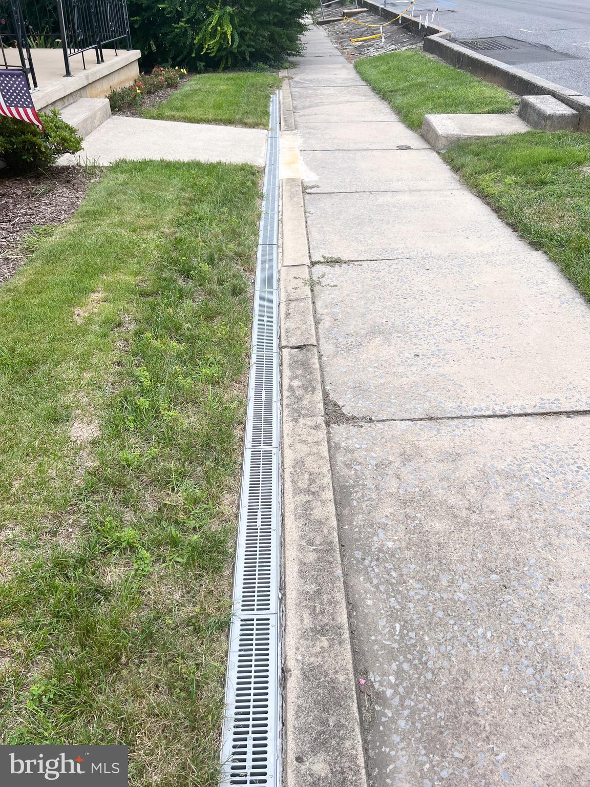 15 - 17 NORTH MANN AVENUE