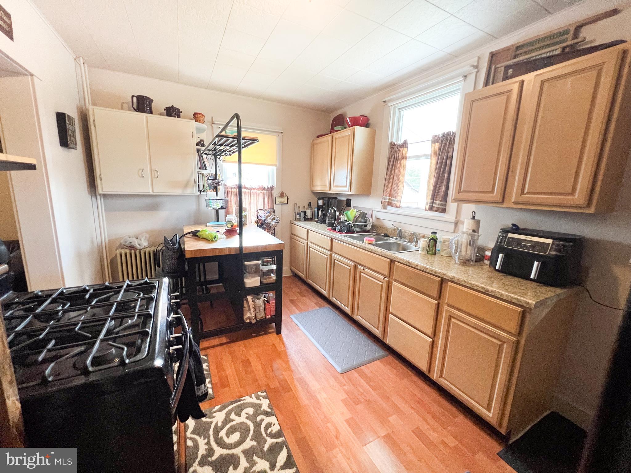 15 - 17 NORTH MANN AVENUE