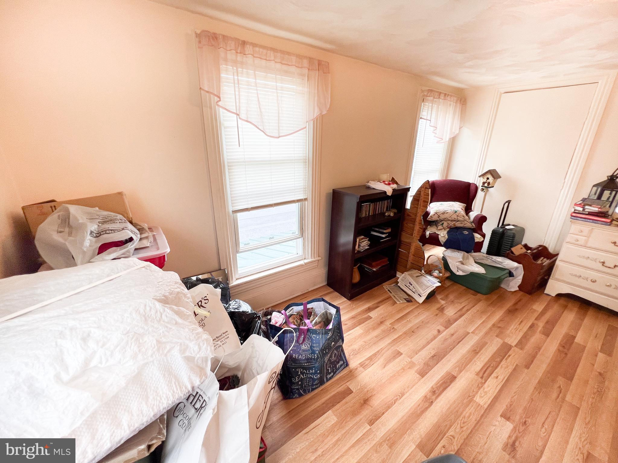 15 - 17 NORTH MANN AVENUE