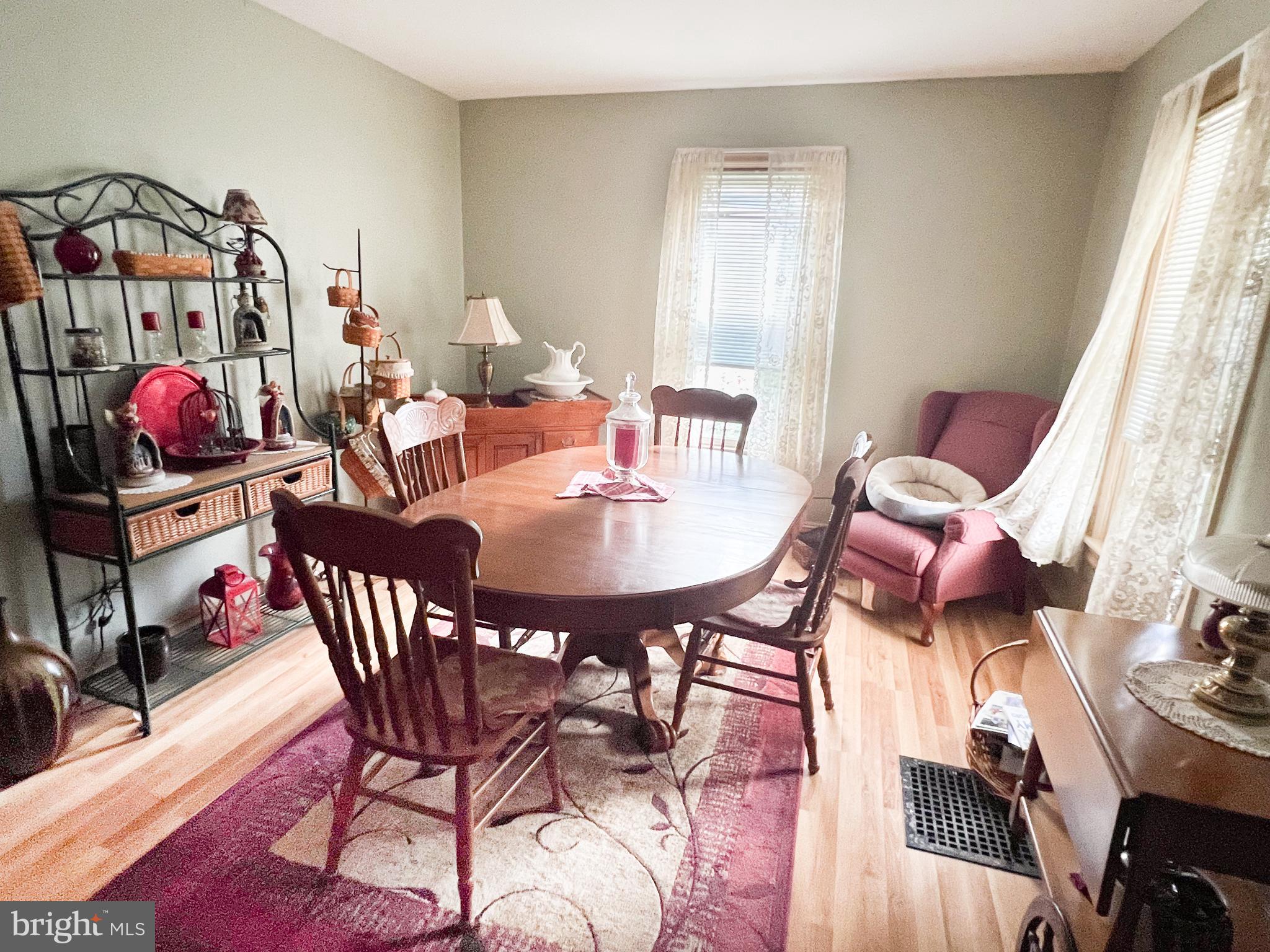 15 - 17 NORTH MANN AVENUE