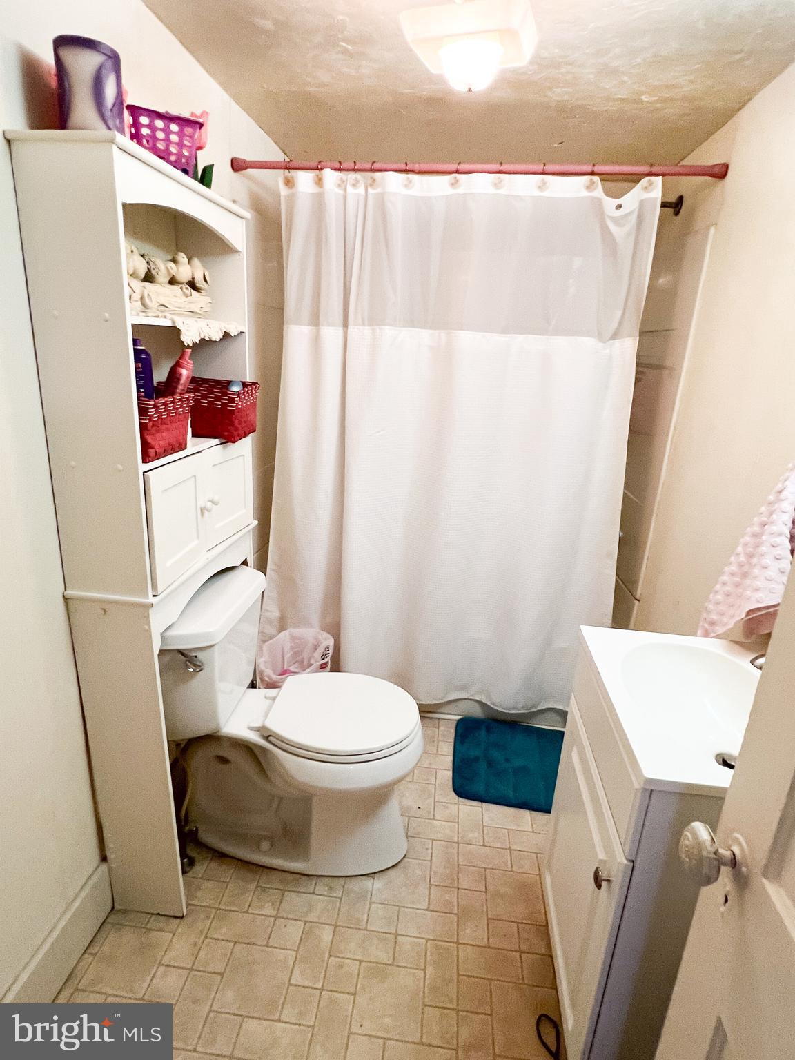 15 - 17 NORTH MANN AVENUE