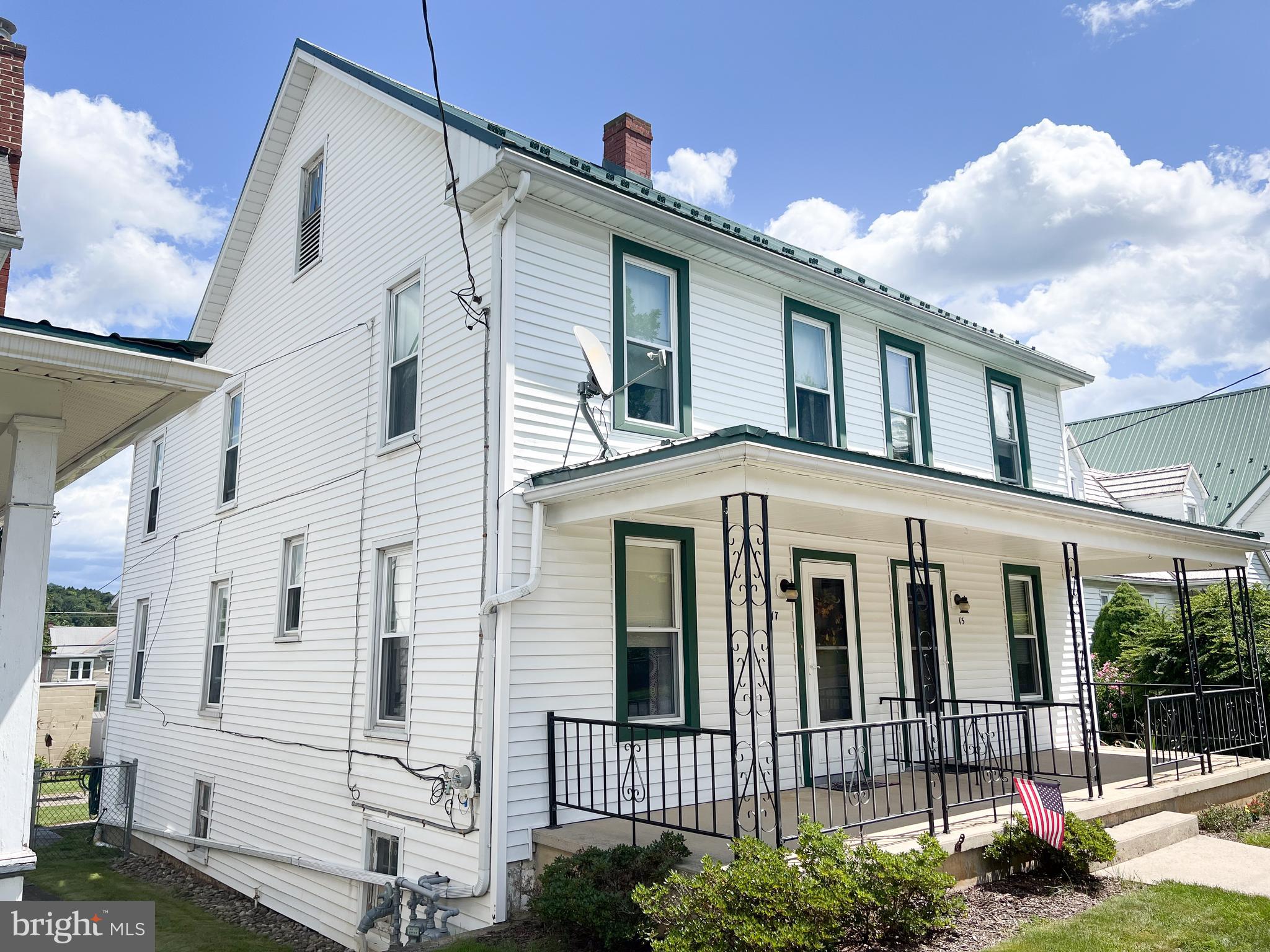 15 - 17 NORTH MANN AVENUE