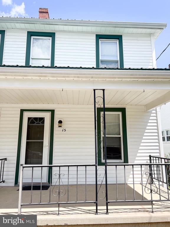 15 - 17 NORTH MANN AVENUE