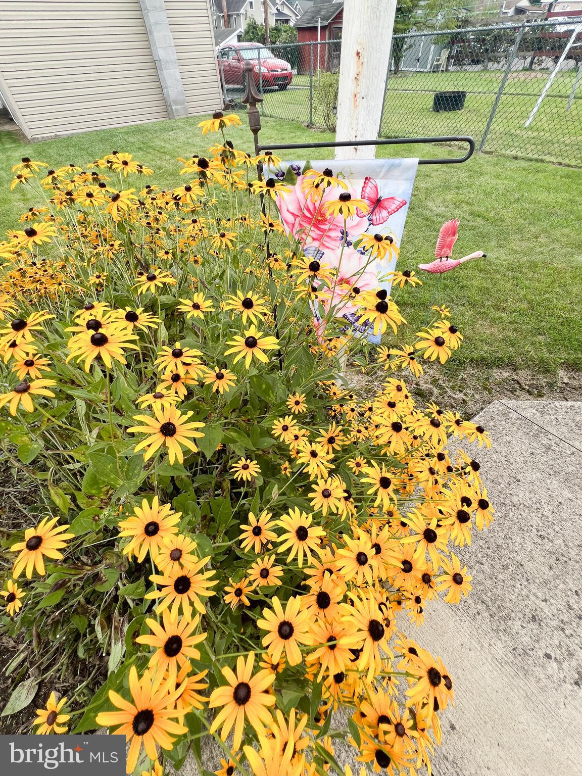 15 - 17 NORTH MANN AVENUE