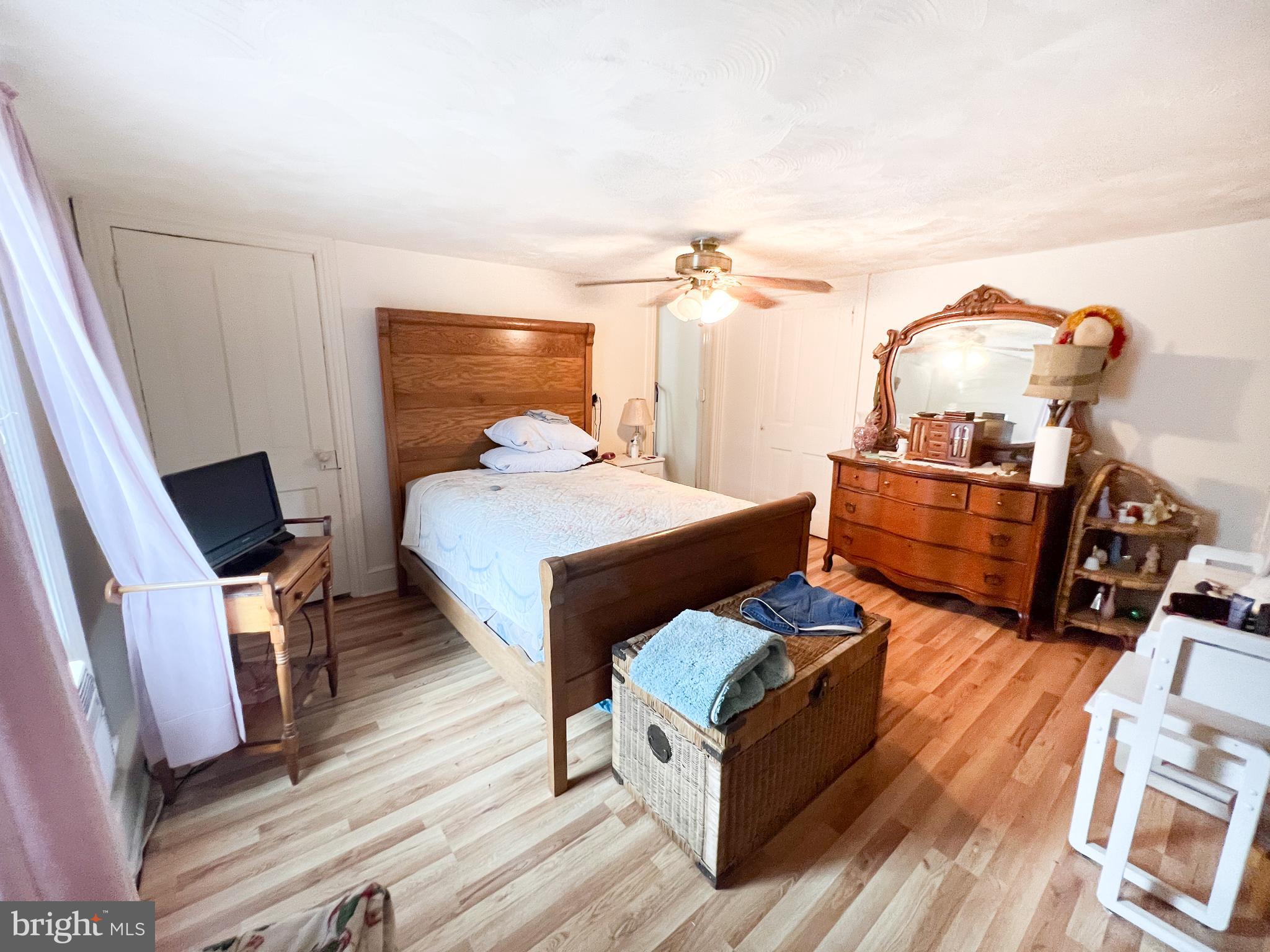 15 - 17 NORTH MANN AVENUE