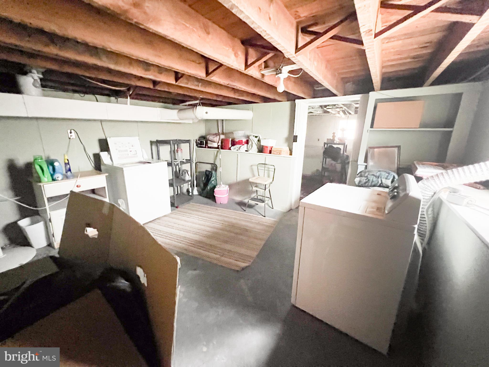 15 - 17 NORTH MANN AVENUE