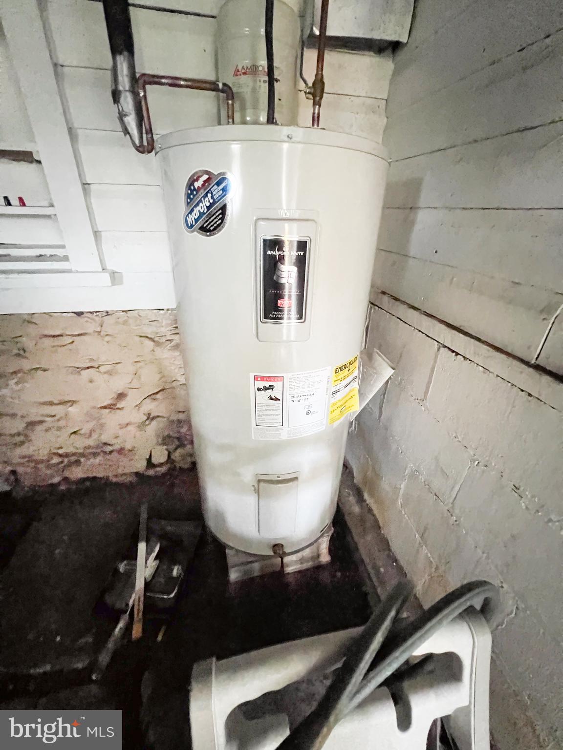 15 - 17 NORTH MANN AVENUE