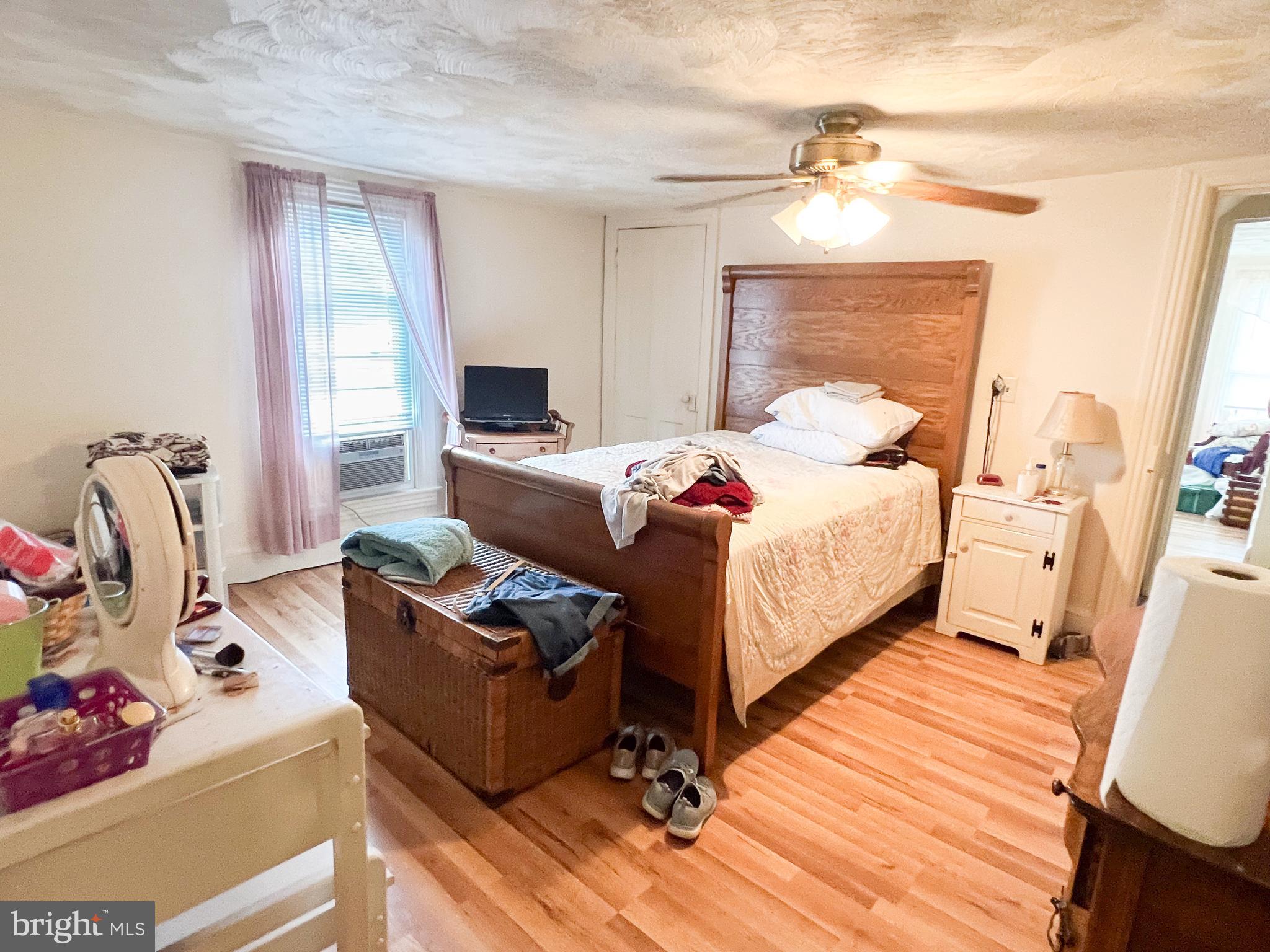 15 - 17 NORTH MANN AVENUE