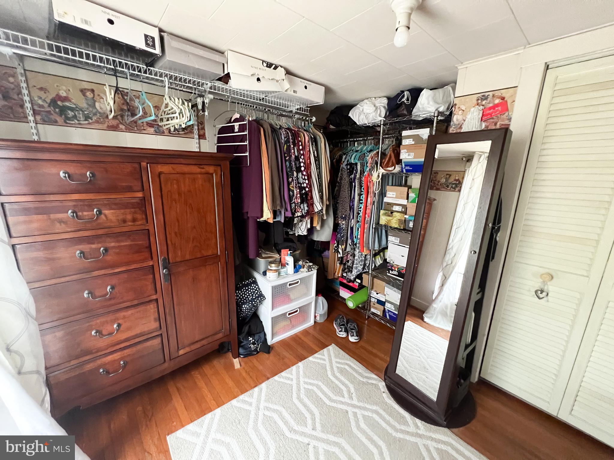 15 - 17 NORTH MANN AVENUE