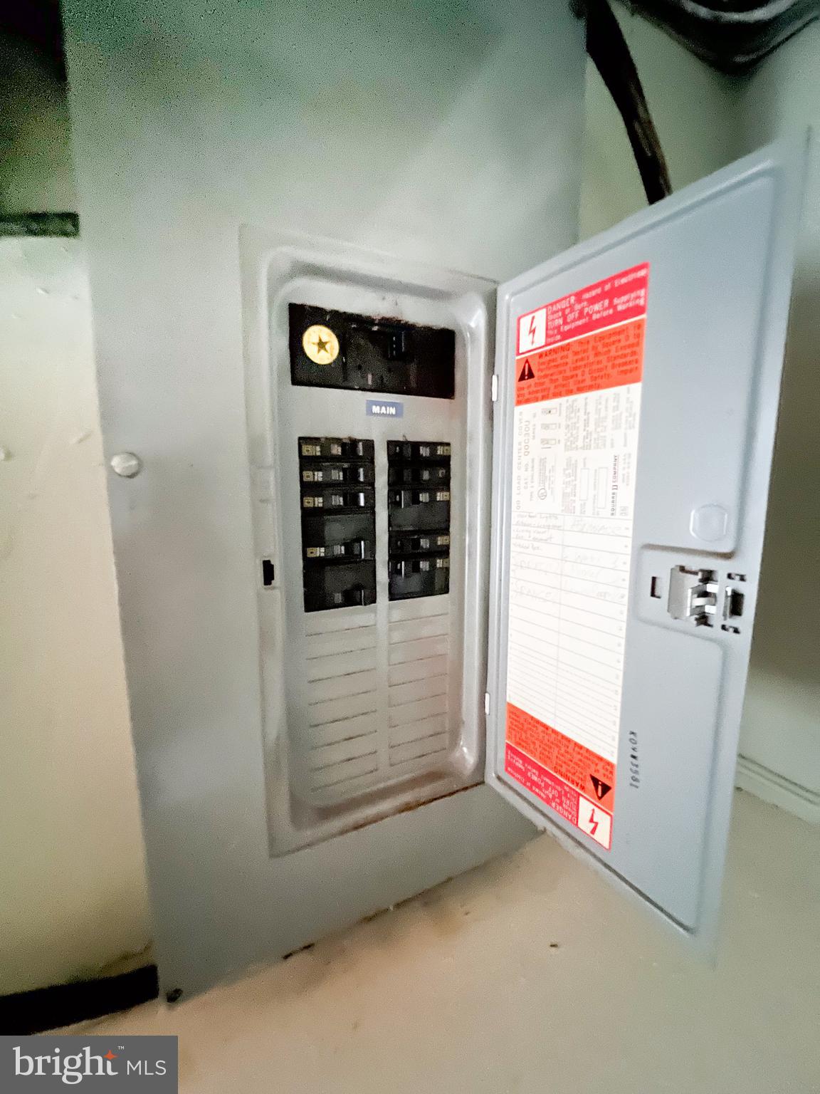 15 - 17 NORTH MANN AVENUE