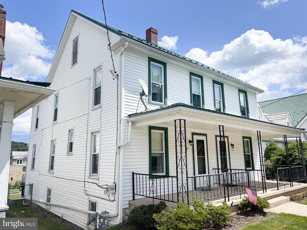 15 - 17 NORTH MANN AVENUE