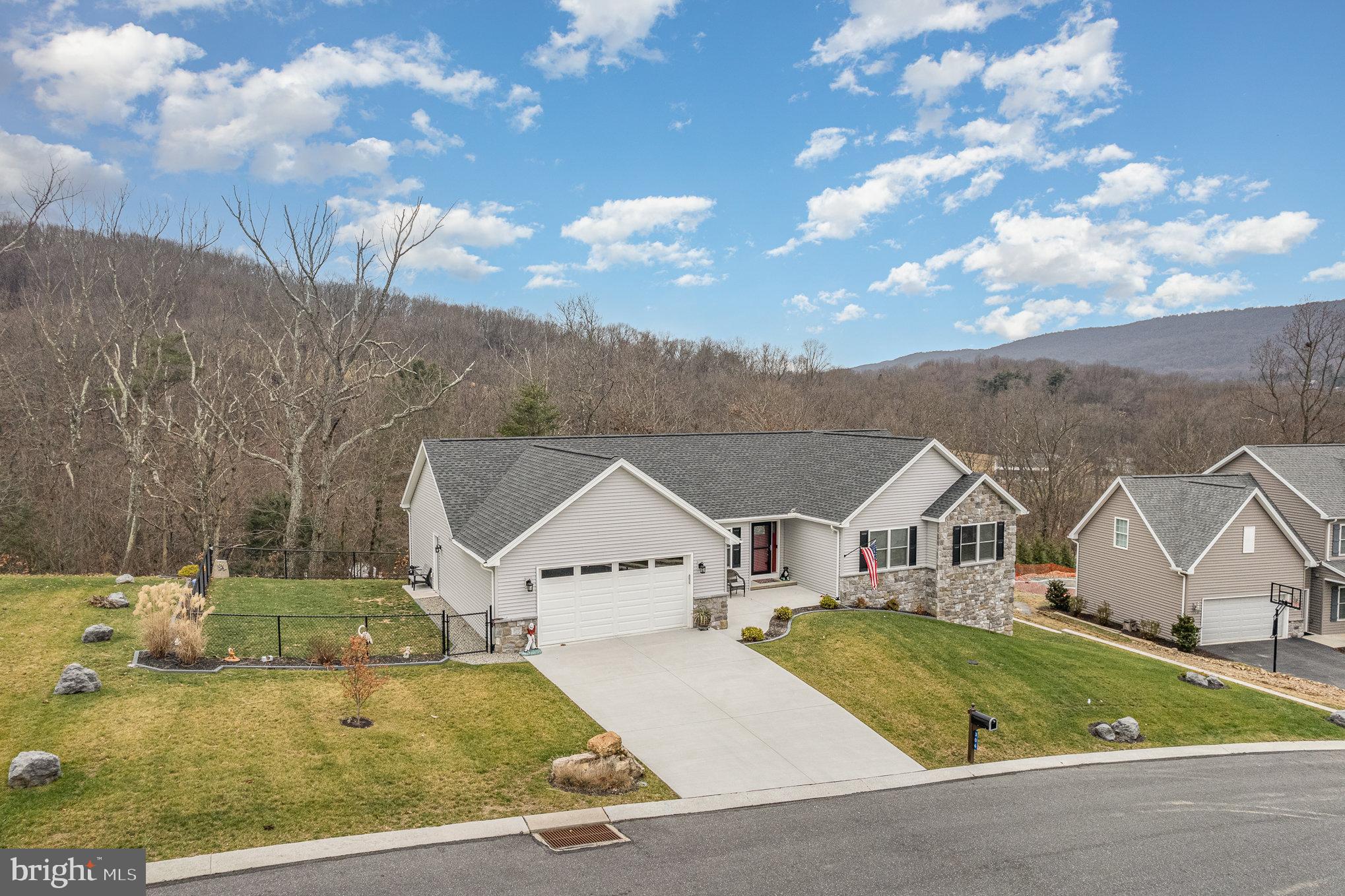 306 WHITETAIL TERRACE