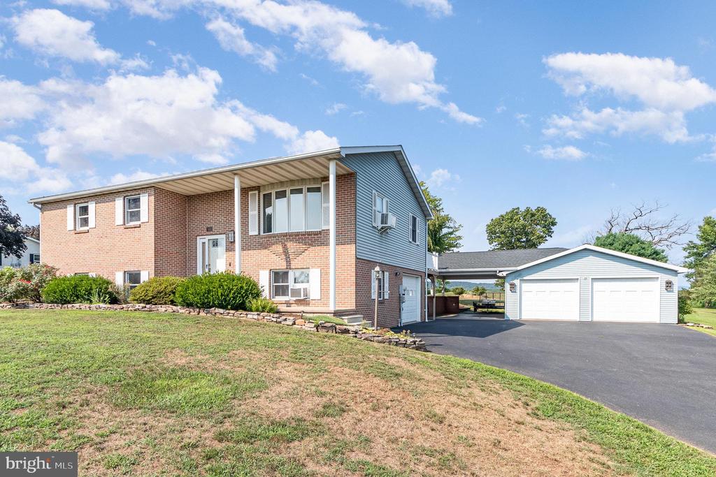141 HUGGINS ROAD