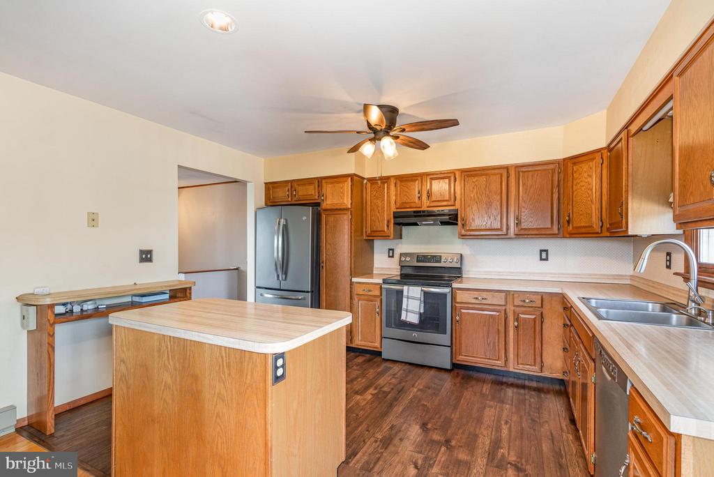141 HUGGINS ROAD