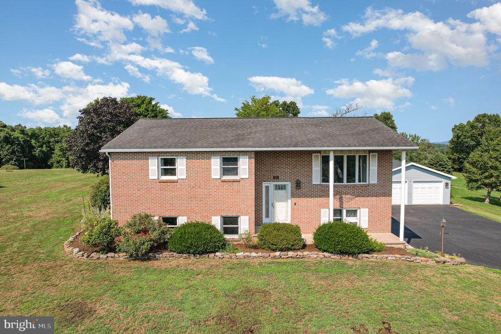 141 HUGGINS ROAD