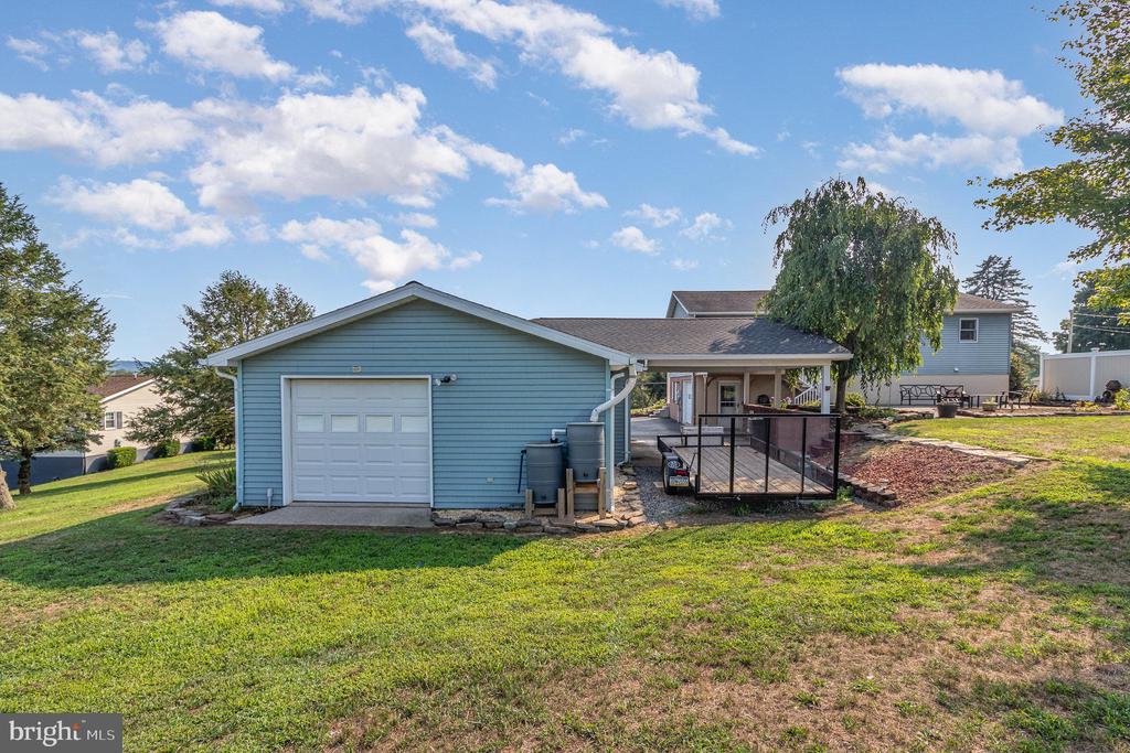 141 HUGGINS ROAD