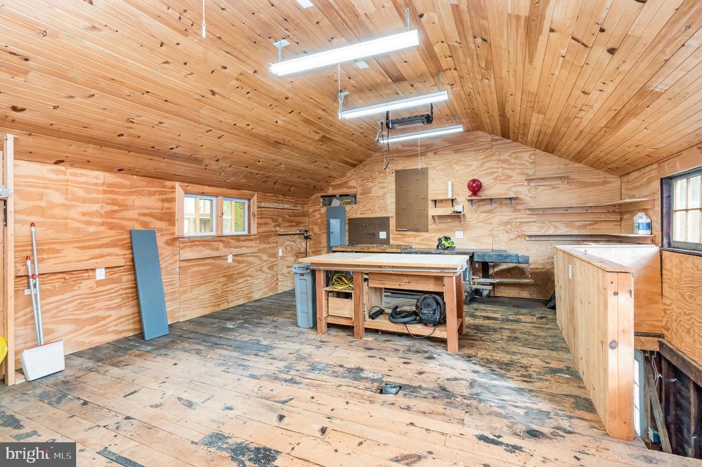 2 S 5TH STREET