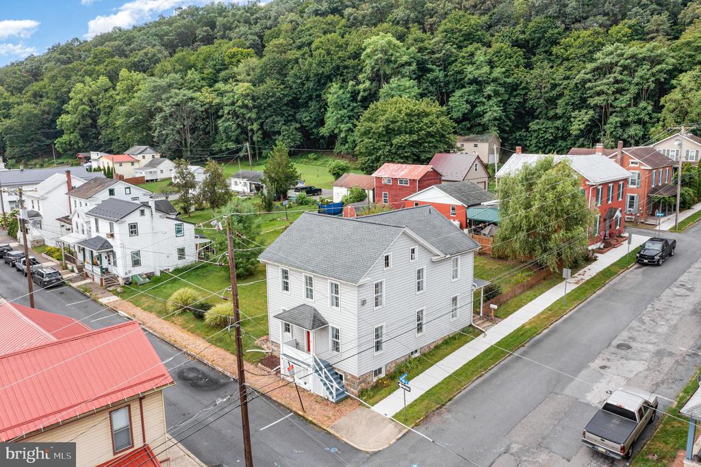 2 S 5TH STREET