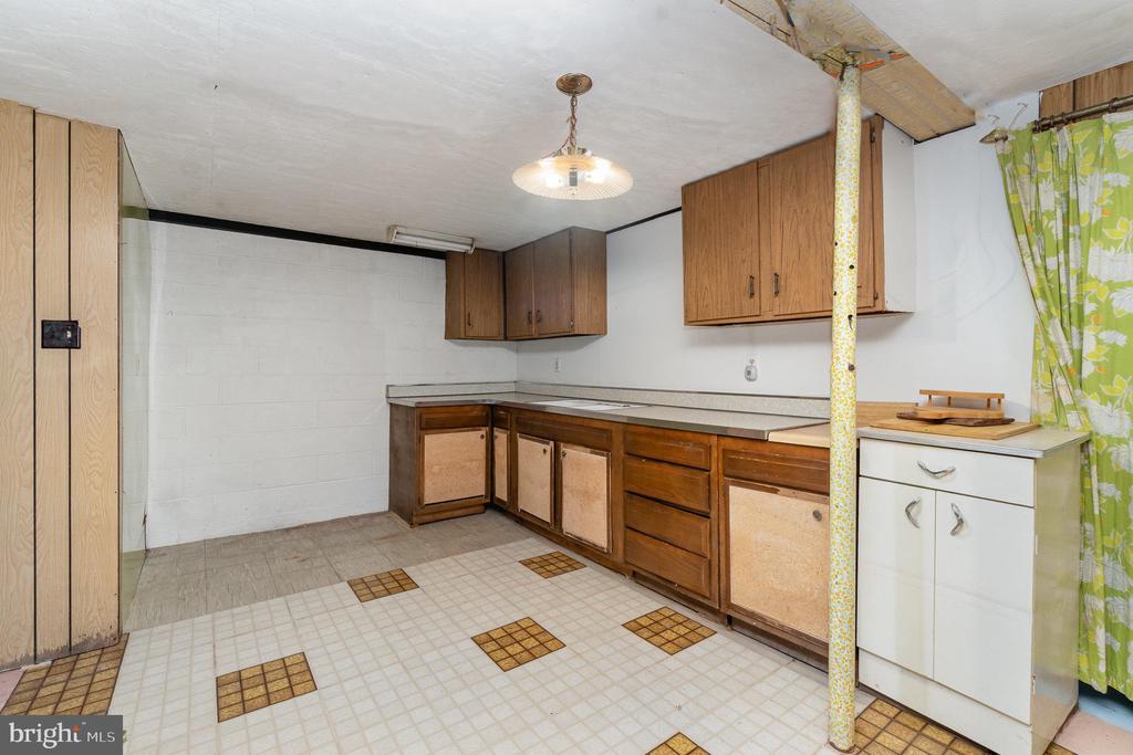 1743 W MAIN STREET